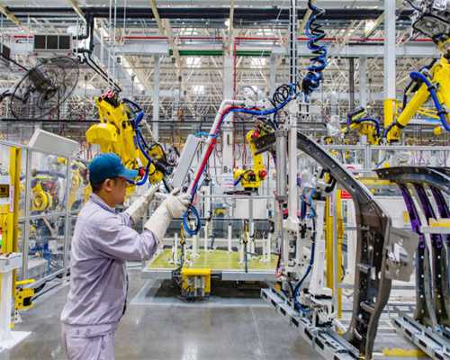 因一个支持中国的举动30年不得去美国，这位英国生化学家做了啥