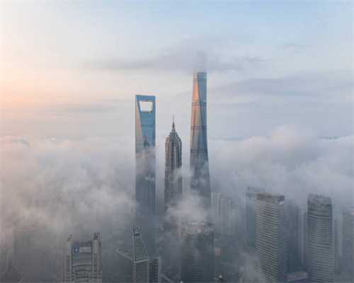 我弟居南京,去年在市郊换了一处大房子,前天来扬州接母亲过去住