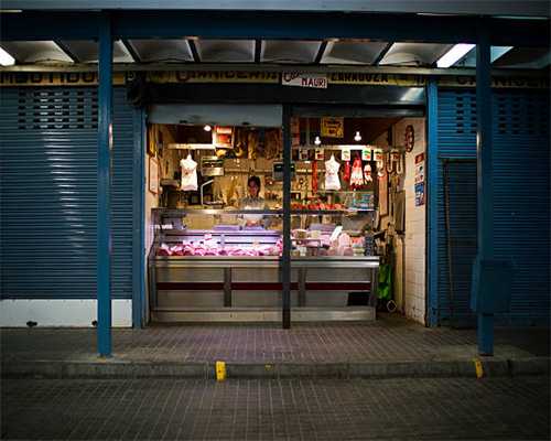 牌楼街道庙儿山社区：山体落石隐患大，社区行动保安全